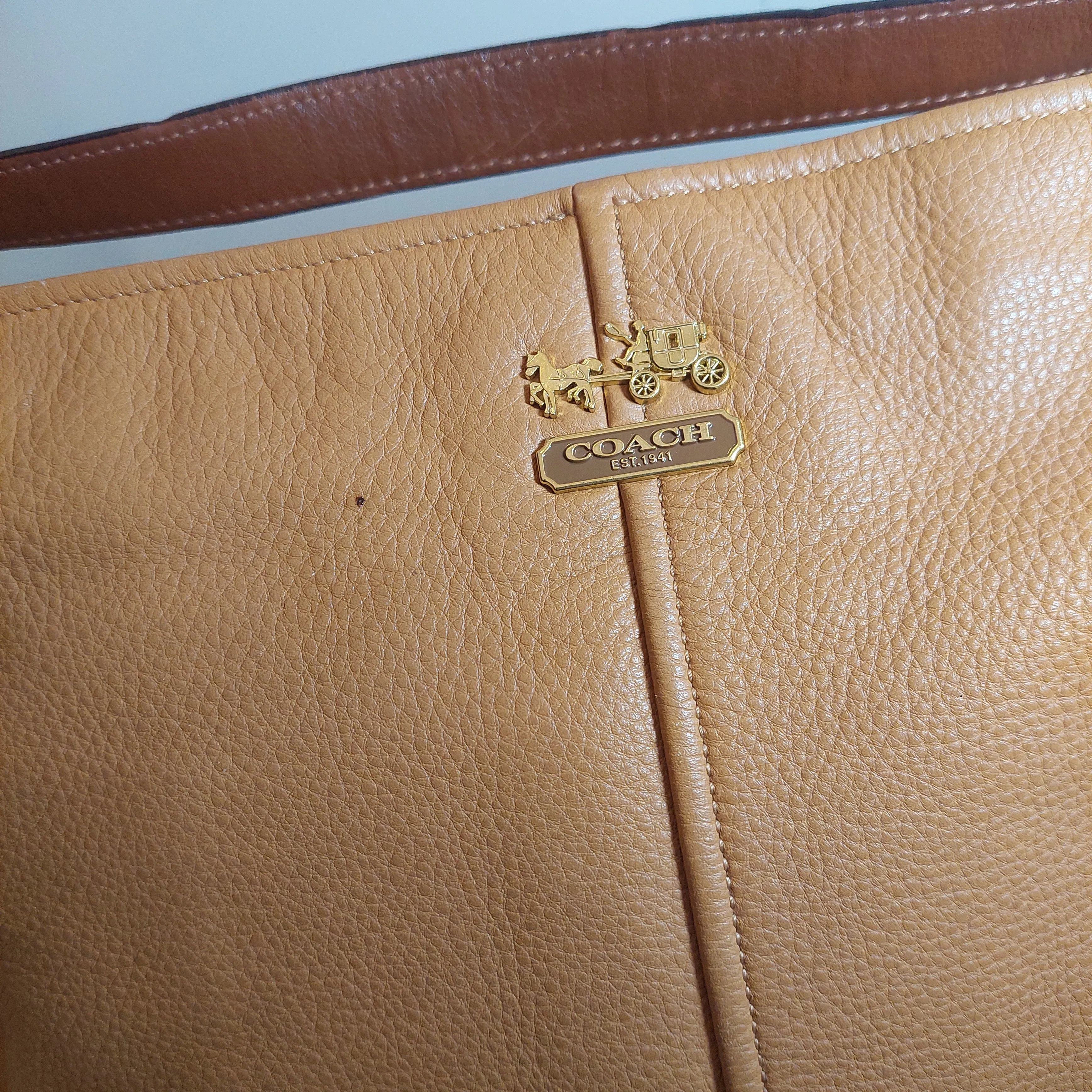 Coach Tan Leather Katarina Hobo Bag | Pre loved |