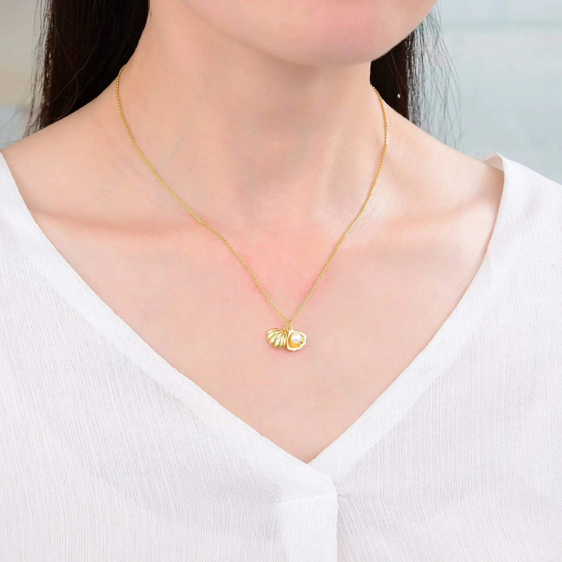 Gold Shell Pearl Necklace