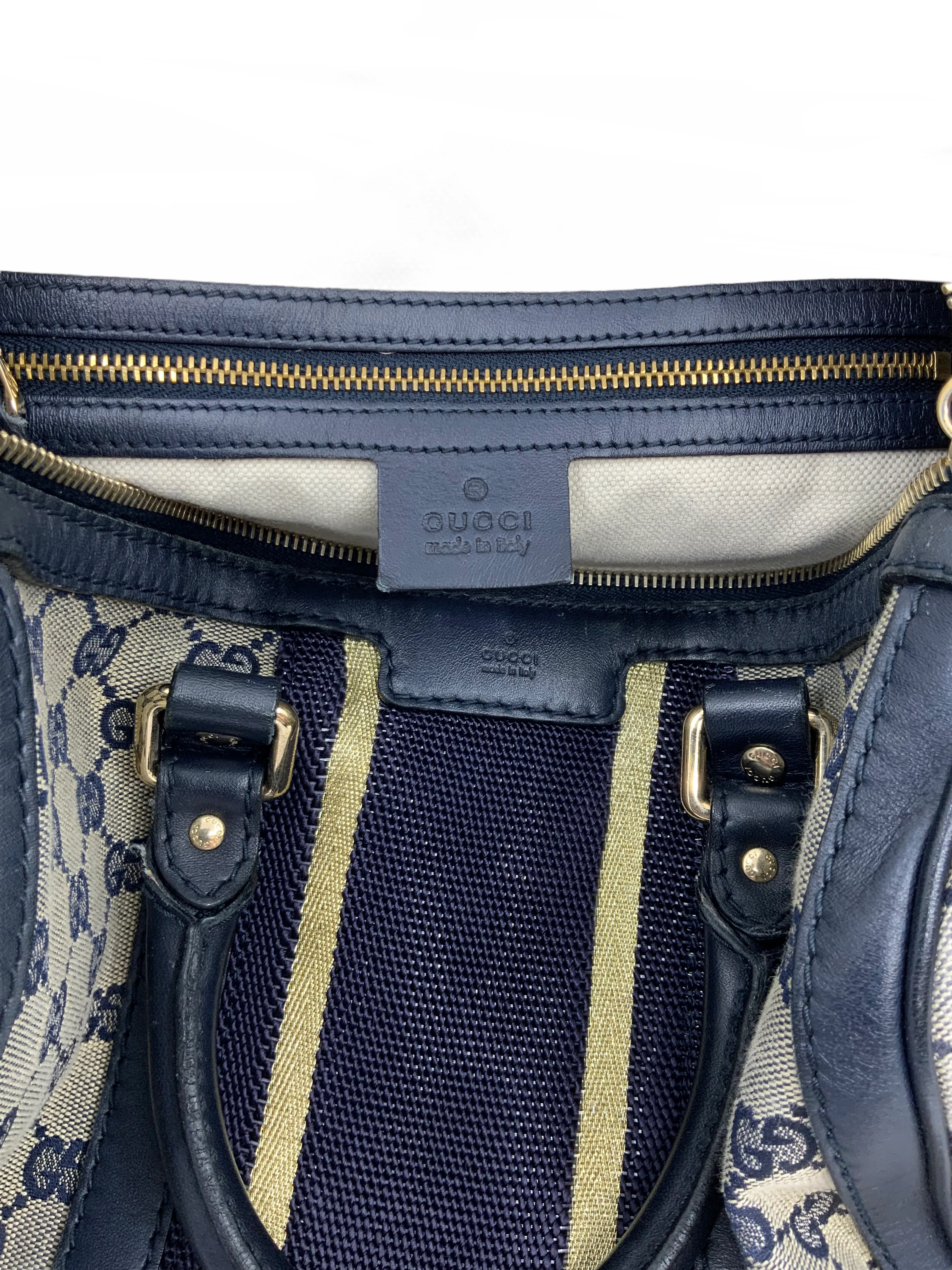 Stylish Gucci Monogram Canvas Boston Bag with Detachable Shoulder Strap