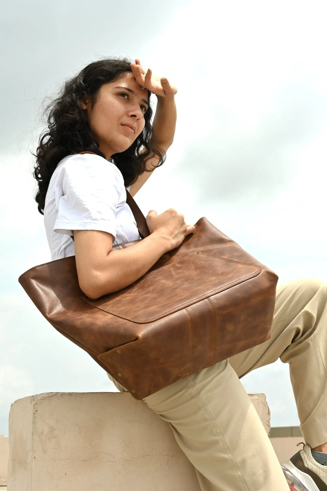 KIER  - LEATHER HAND BAG