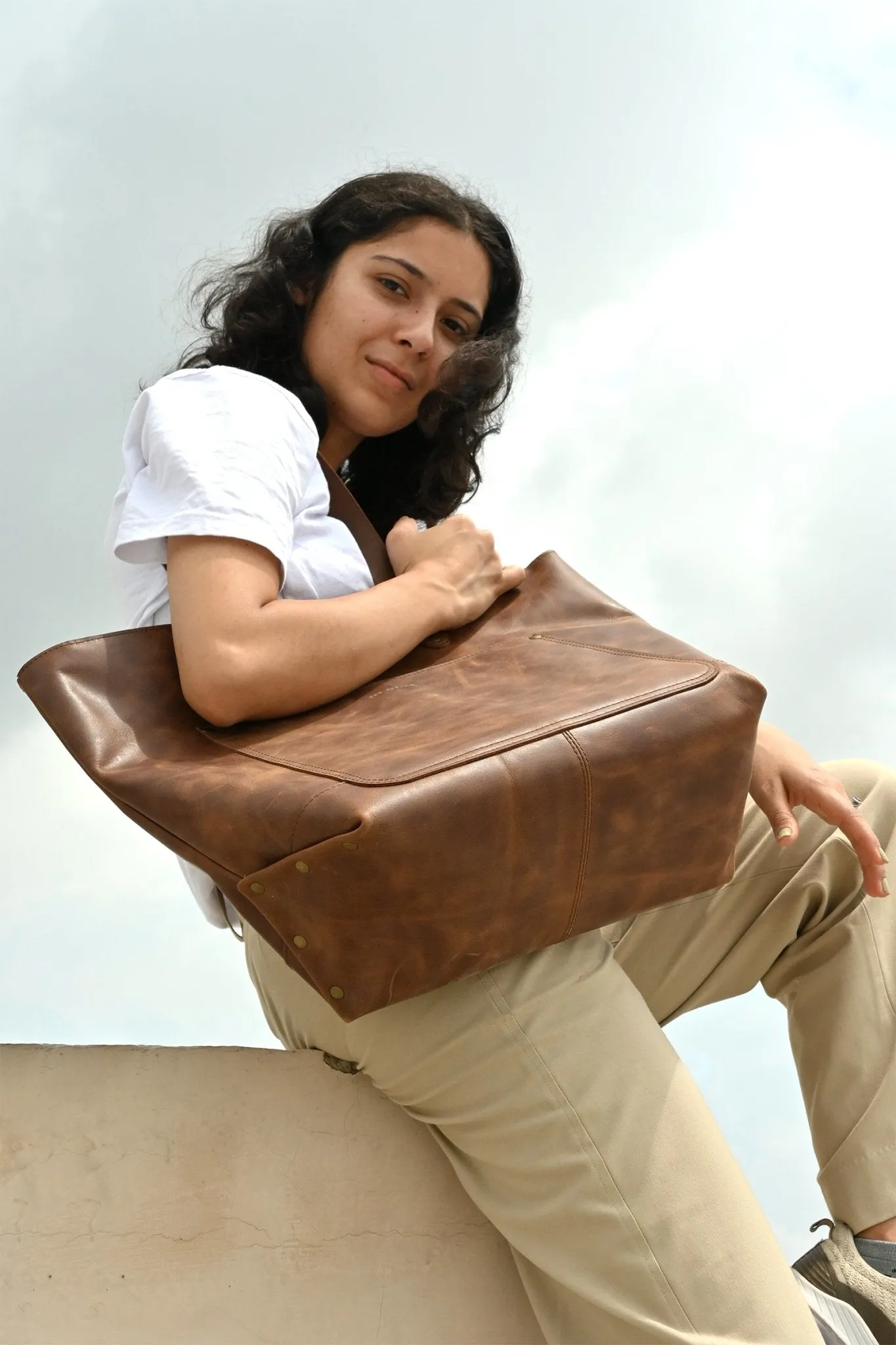 KIER  - LEATHER HAND BAG