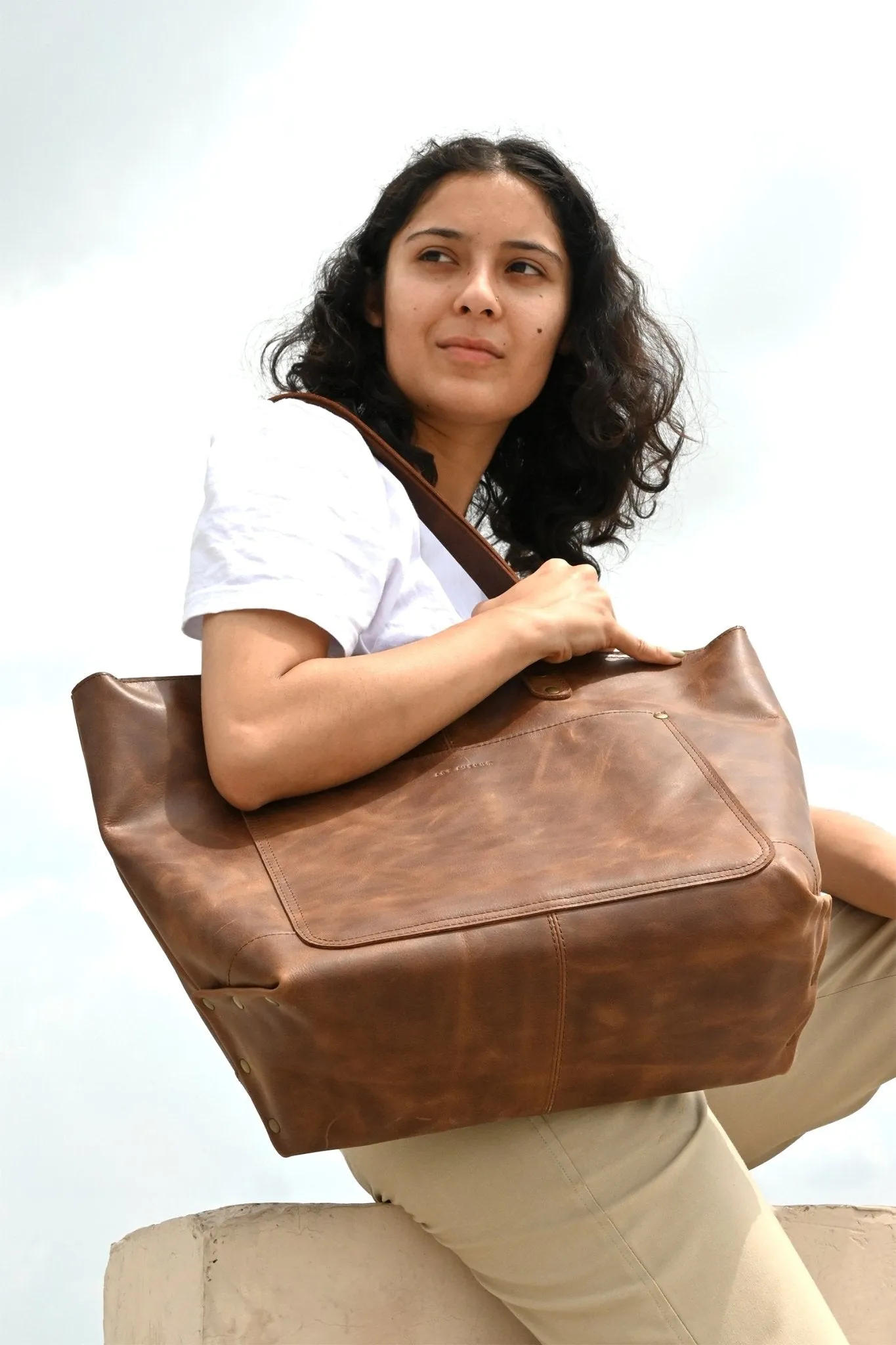 KIER  - LEATHER HAND BAG