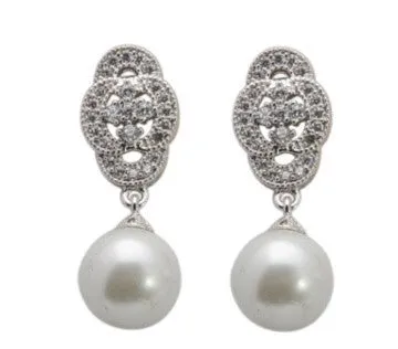 Sterling silver majestic hanged pearl earring