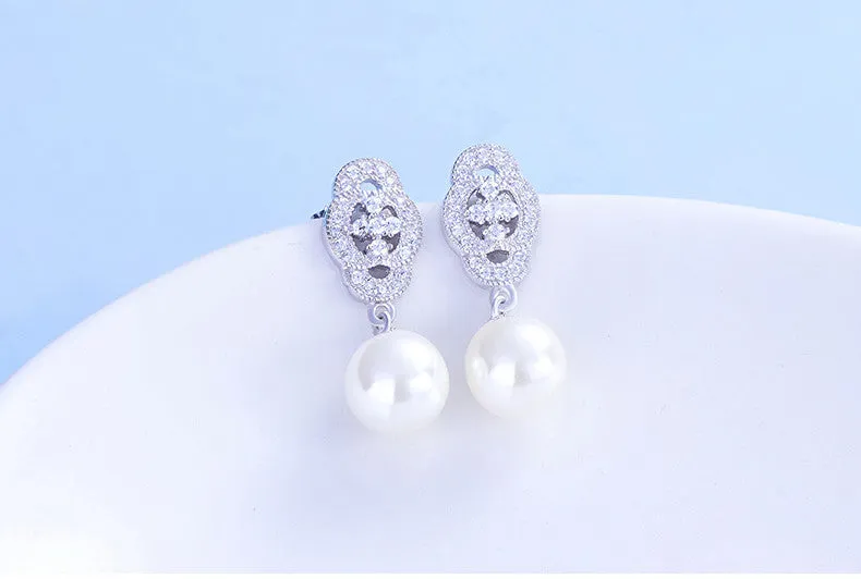Sterling silver majestic hanged pearl earring