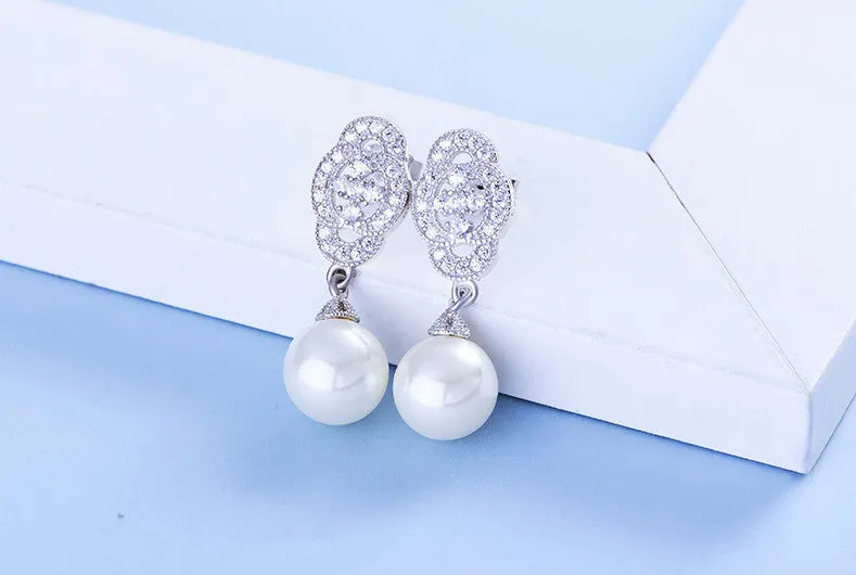 Sterling silver majestic hanged pearl earring